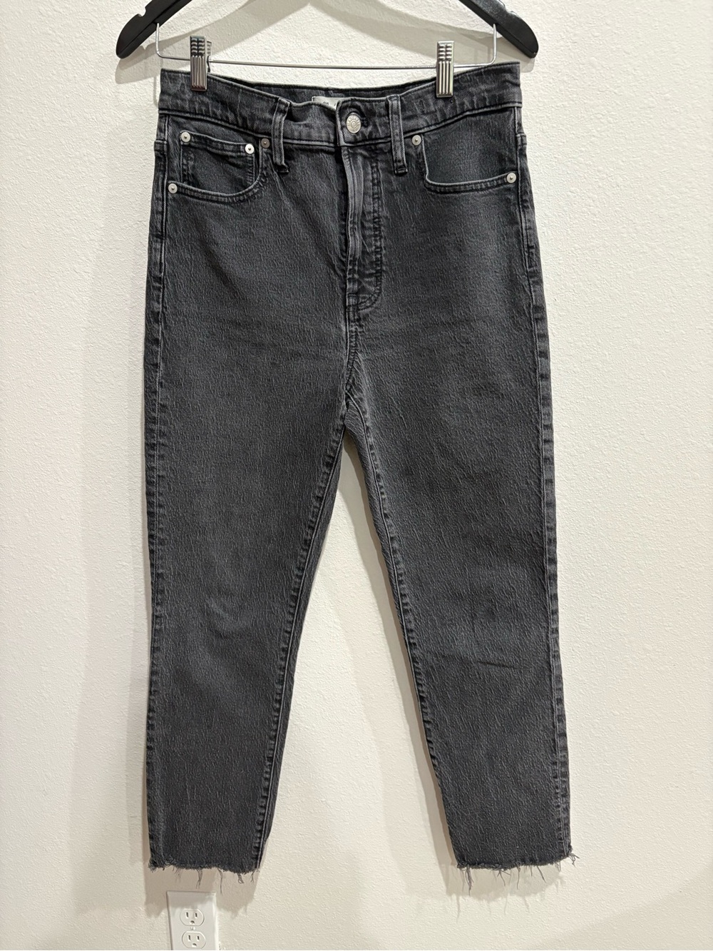 Madewell The Perfect Vintage Straight Jeans Black Frayed Raw Hem Size 28 / US 6